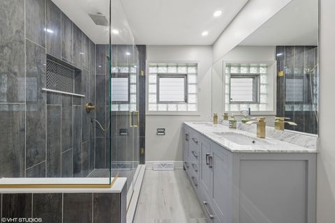 Tiny photo for 932 60th Place, Downers Grove, IL 60516 (MLS # 12507092)