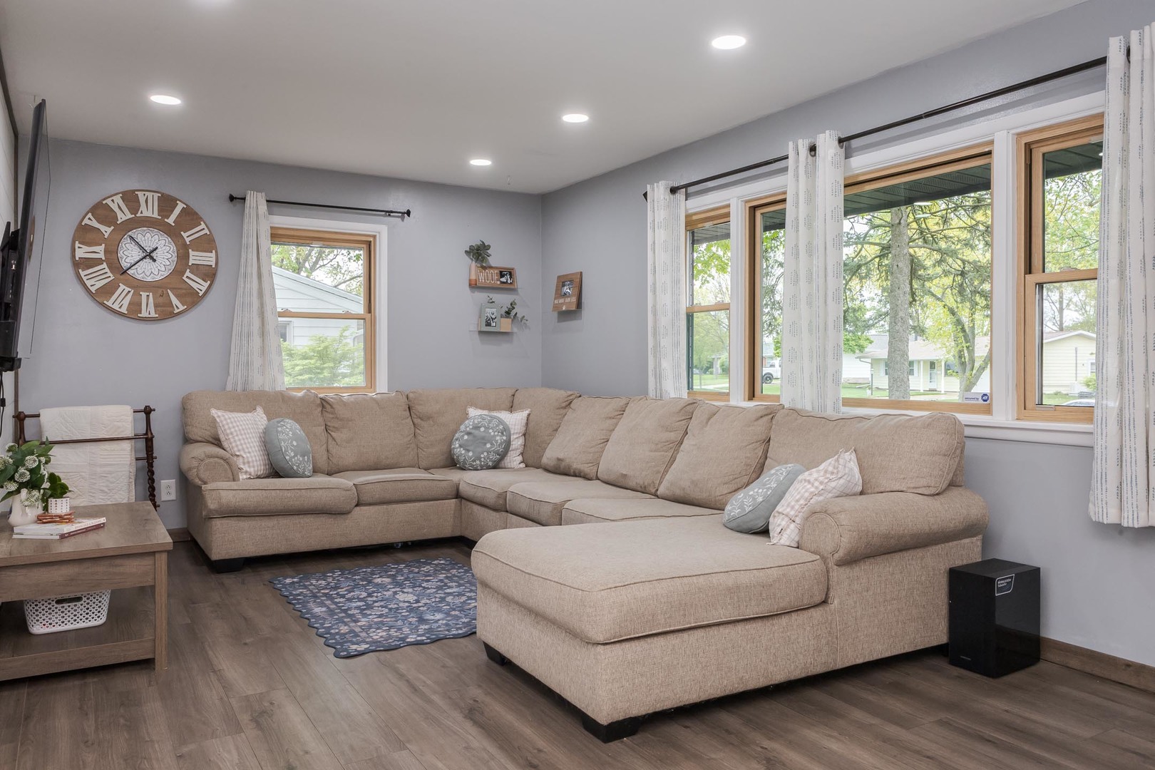 218 Ivanhoe Way