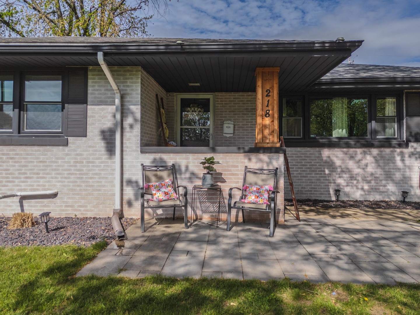 218 Ivanhoe Way
