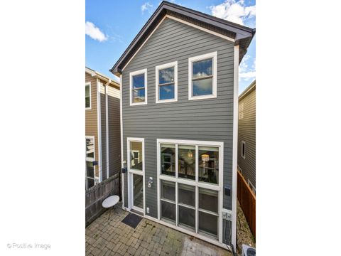 Tiny photo for 1712 W Fletcher Street, Chicago, IL 60657 (MLS # 12461050)