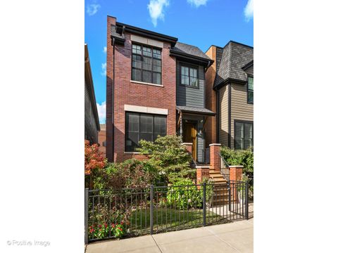 Photo of 1712 W Fletcher Street, Chicago, IL 60657 (MLS # 12461050)