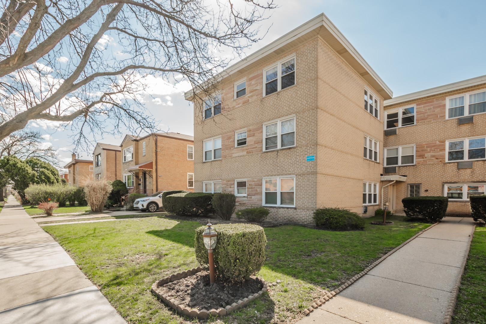 4629 Main Street 3A