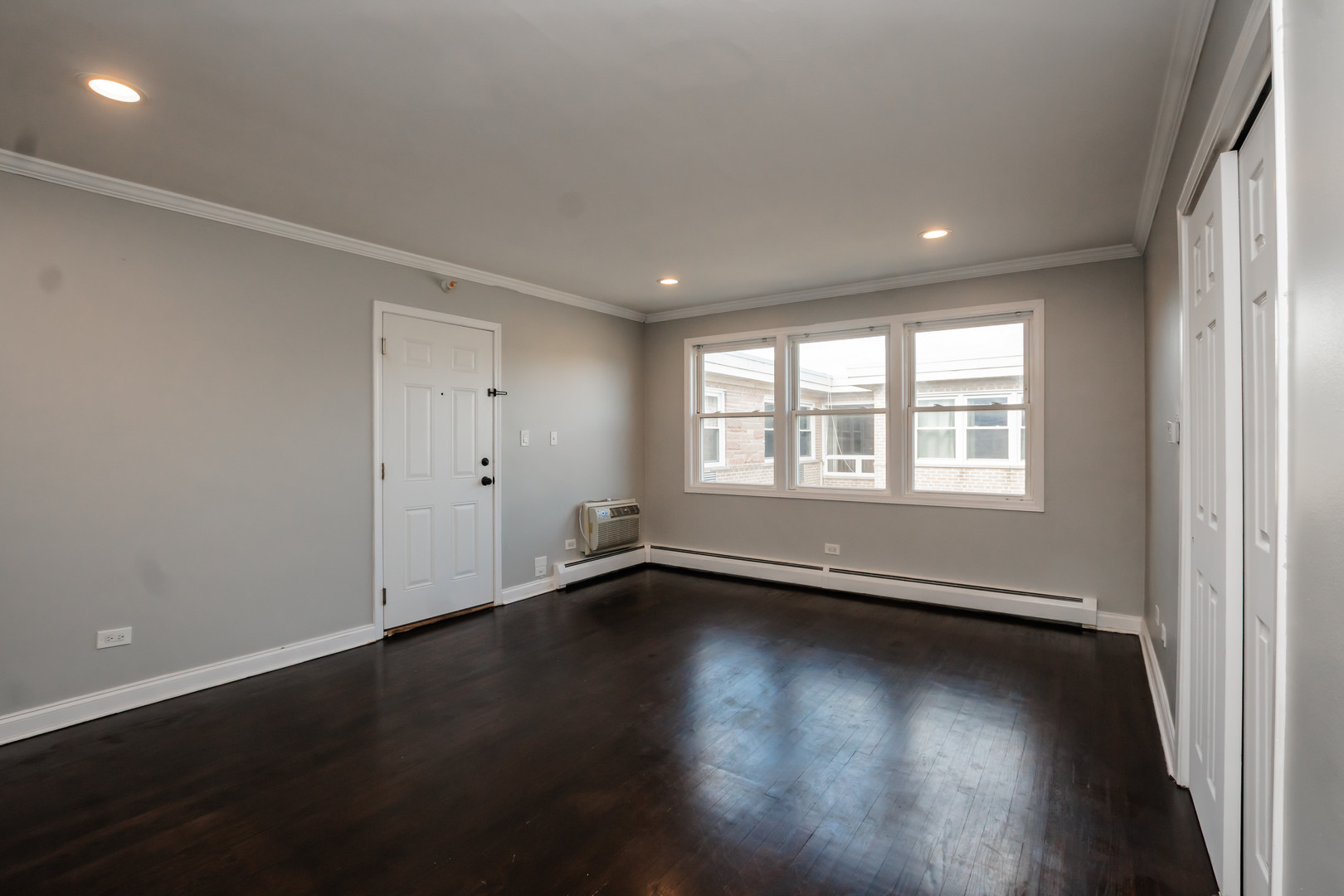 4629 Main Street 3A