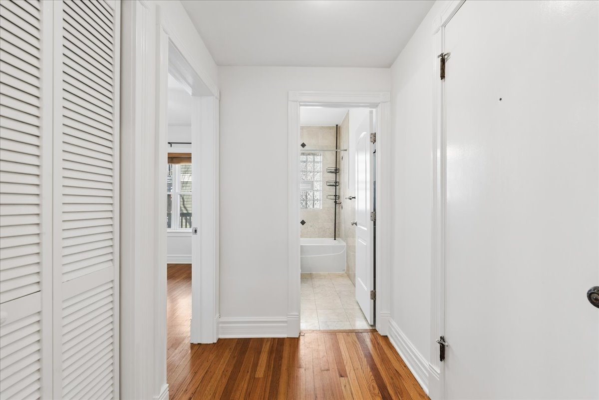 4446 N Wolcott Avenue 1B