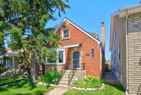 Photo of 5349 N Neenah Avenue, Chicago, IL 60656 (MLS # 12689895)