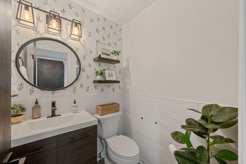 Tiny photo for 647 Kingsbridge Drive, Carol Stream, IL 60188 (MLS # 12509362)