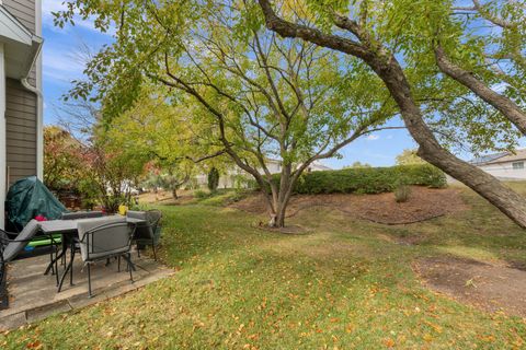 Tiny photo for 647 Kingsbridge Drive, Carol Stream, IL 60188 (MLS # 12509362)