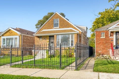 Tiny photo for 9748 S Ellis Avenue, Chicago, IL 60628 (MLS # 12797949)