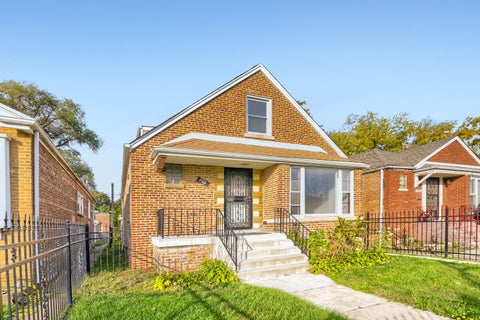 Tiny photo for 9748 S Ellis Avenue, Chicago, IL 60628 (MLS # 12797949)