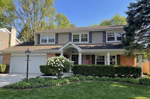 Photo of 909 E Rockwell Street, Arlington Heights, IL 60005 (MLS # 12639528)