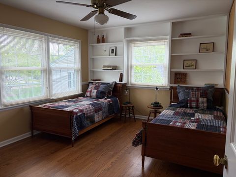 Tiny photo for 909 E Rockwell Street, Arlington Heights, IL 60005 (MLS # 12639528)