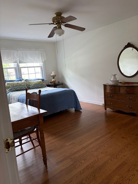 Tiny photo for 909 E Rockwell Street, Arlington Heights, IL 60005 (MLS # 12639528)