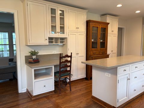 Tiny photo for 909 E Rockwell Street, Arlington Heights, IL 60005 (MLS # 12639528)