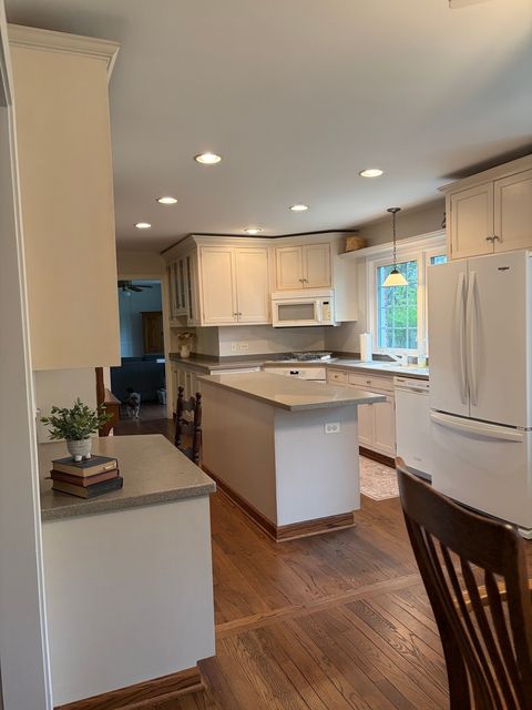 Tiny photo for 909 E Rockwell Street, Arlington Heights, IL 60005 (MLS # 12639528)