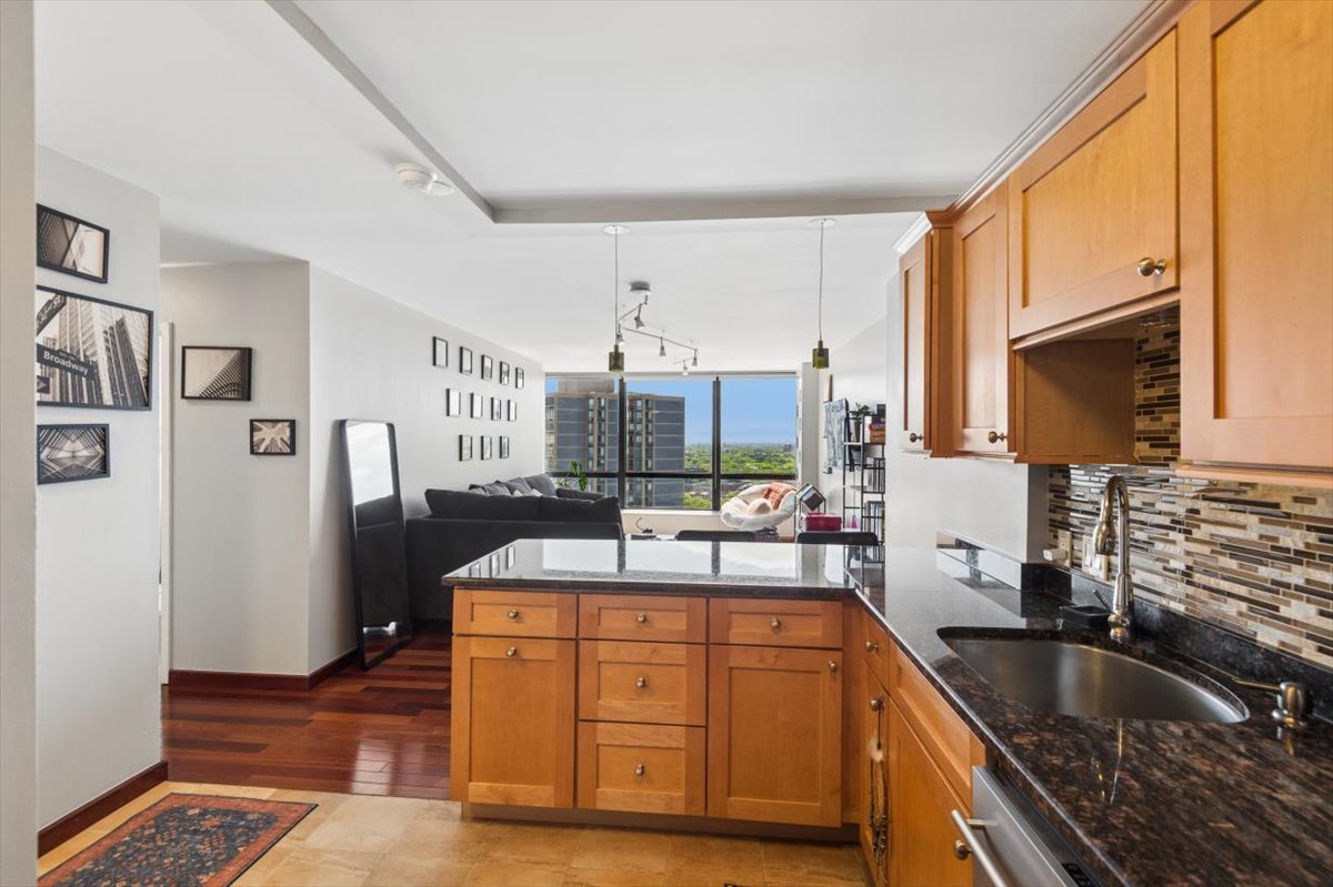 5415 N Sheridan Road 2315