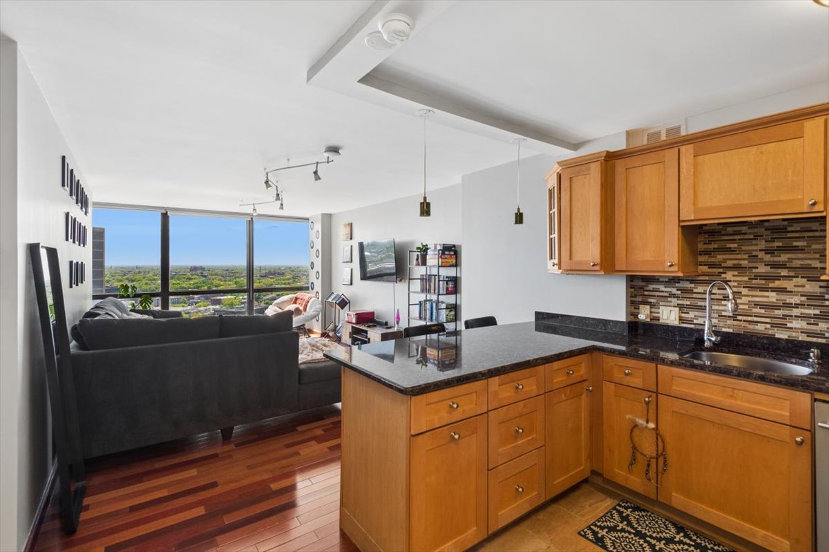 5415 N Sheridan Road 2315