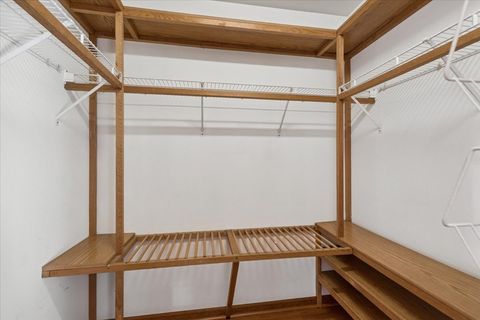 Tiny photo for 260 N Fiore Parkway, Vernon Hills, IL 60061 (MLS # 12530317)