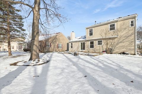 Tiny photo for 260 N Fiore Parkway, Vernon Hills, IL 60061 (MLS # 12530317)