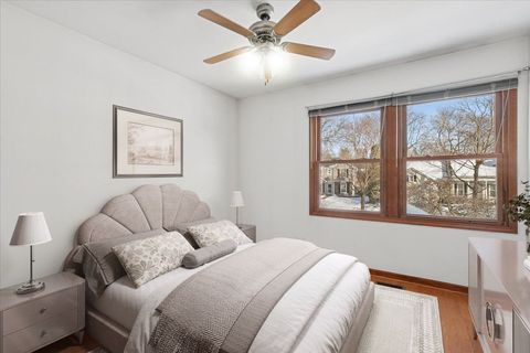 Tiny photo for 260 N Fiore Parkway, Vernon Hills, IL 60061 (MLS # 12530317)