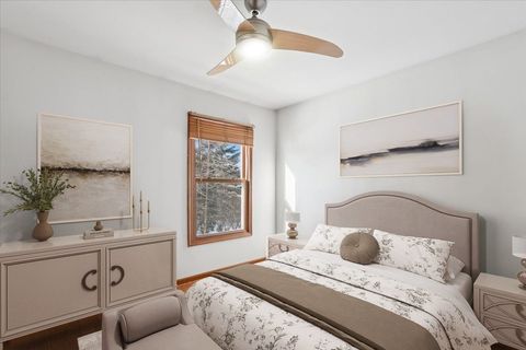 Tiny photo for 260 N Fiore Parkway, Vernon Hills, IL 60061 (MLS # 12530317)