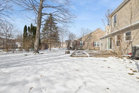Tiny photo for 260 N Fiore Parkway, Vernon Hills, IL 60061 (MLS # 12530317)