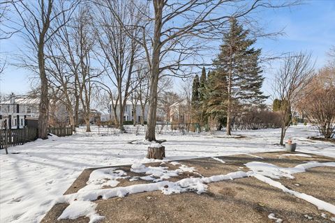 Tiny photo for 260 N Fiore Parkway, Vernon Hills, IL 60061 (MLS # 12530317)