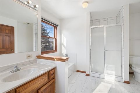 Tiny photo for 260 N Fiore Parkway, Vernon Hills, IL 60061 (MLS # 12530317)