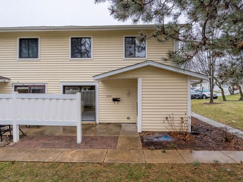 Tiny photo for 624 Breakers Point #624, Schaumburg, IL 60194 (MLS # 12543516)