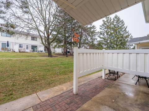 Tiny photo for 624 Breakers Point #624, Schaumburg, IL 60194 (MLS # 12543516)