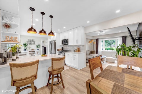 Tiny photo for 1111 Plum Grove Circle, Buffalo Grove, IL 60089 (MLS # 12743655)