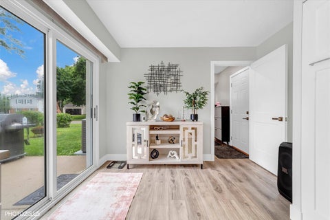 Tiny photo for 1111 Plum Grove Circle, Buffalo Grove, IL 60089 (MLS # 12743655)
