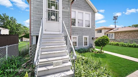 A home in Evergreen Park