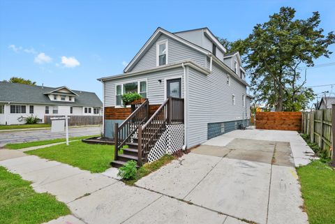 Tiny photo for 601 S 6th Avenue, Maywood, IL 60153 (MLS # 12495123)