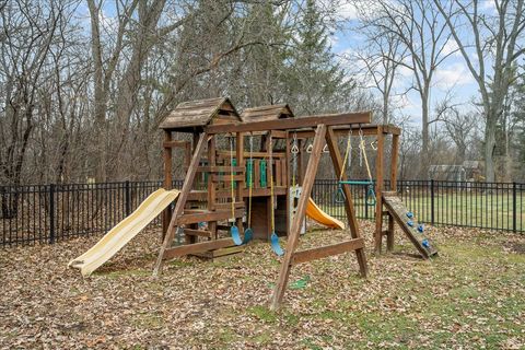 Tiny photo for 520 Standish Drive, Deerfield, IL 60015 (MLS # 12534122)