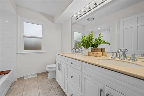 Tiny photo for 520 Standish Drive, Deerfield, IL 60015 (MLS # 12534122)