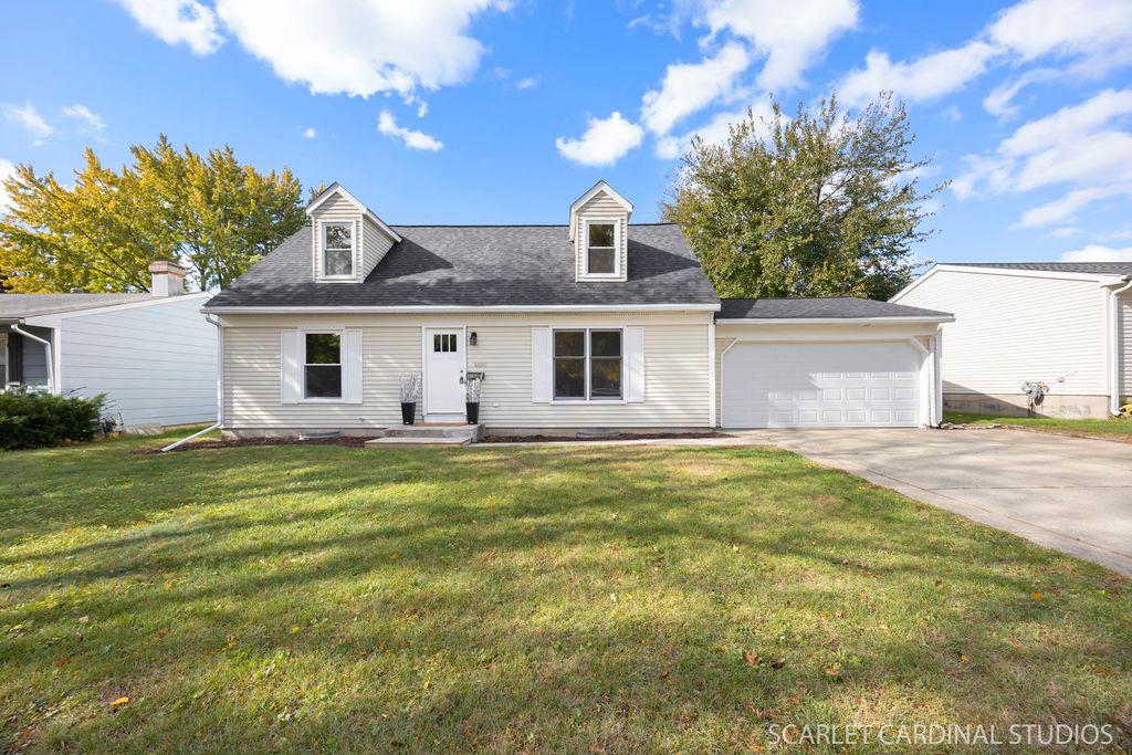 Photo for 6890 West Avenue, Hanover Park, IL 60133 (MLS # 12507241)