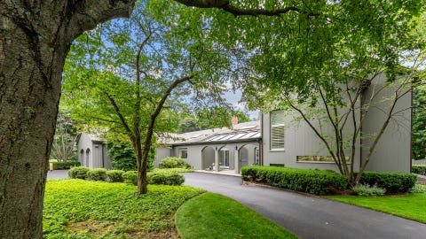 Photo of 107 N Mayflower Road, Lake Forest, IL 60045 (MLS # 12714632)