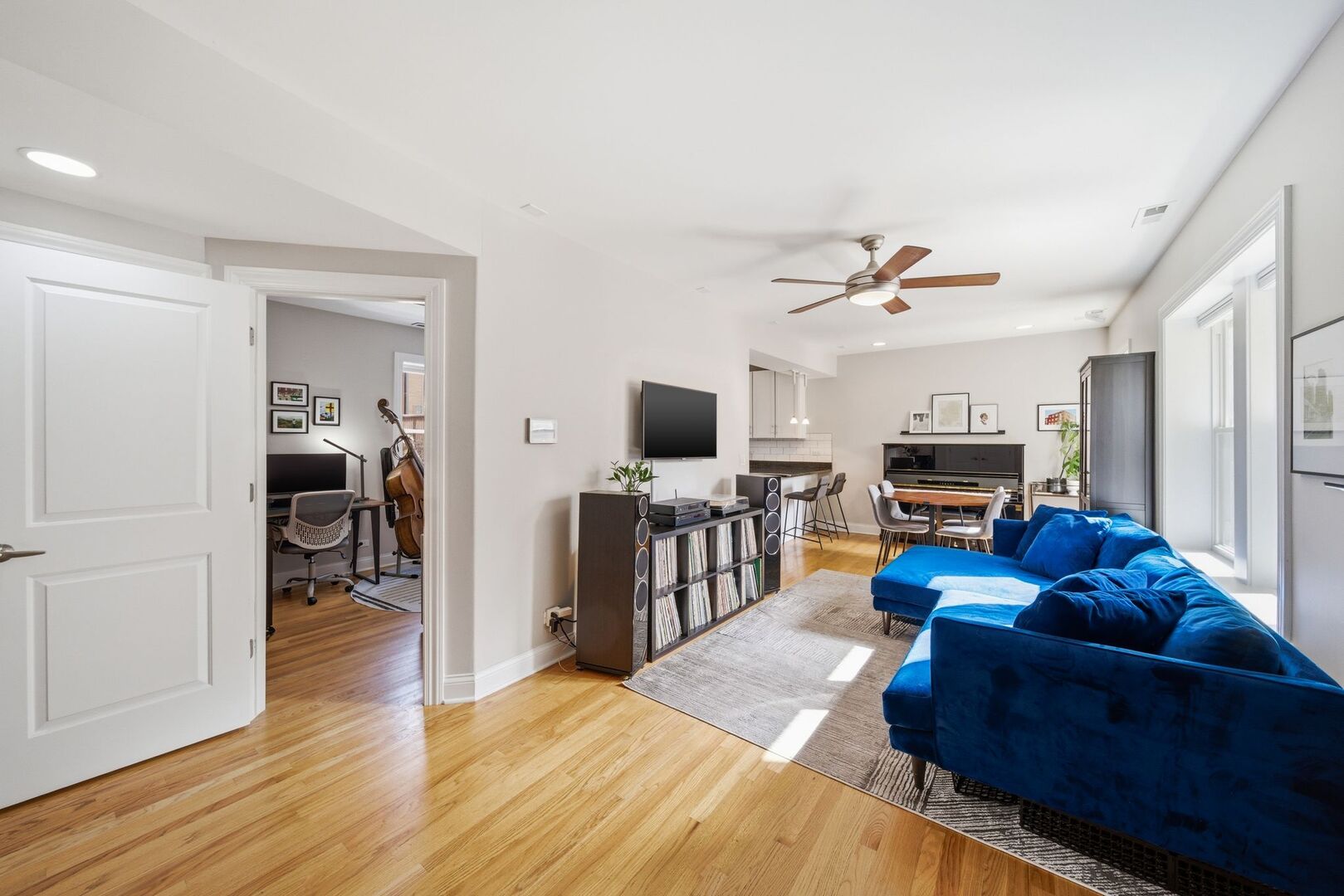 2140 W ADDISON Street 1D