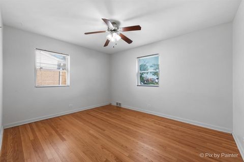 Tiny photo for 2130 Mandel Avenue, Westchester, IL 60154 (MLS # 12463360)