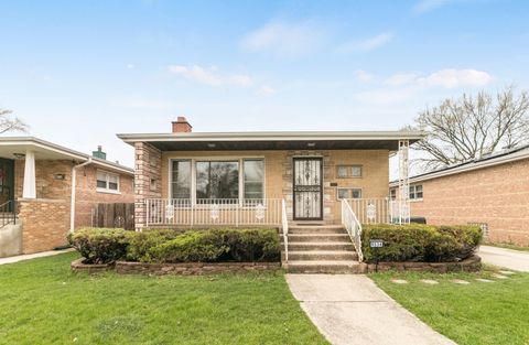 Photo of 9534 S Sacramento Avenue, Evergreen Park, IL 60805 (MLS # 12611946)
