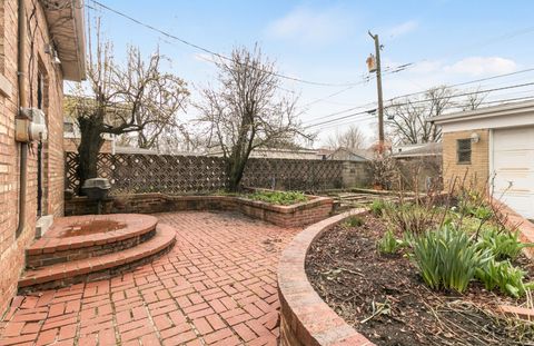 Tiny photo for 9534 S Sacramento Avenue, Evergreen Park, IL 60805 (MLS # 12611946)