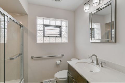Tiny photo for 9534 S Sacramento Avenue, Evergreen Park, IL 60805 (MLS # 12611946)