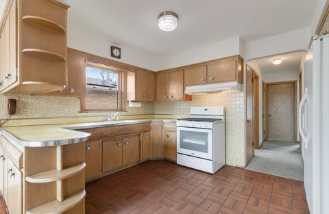 Tiny photo for 9534 S Sacramento Avenue, Evergreen Park, IL 60805 (MLS # 12611946)