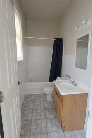 5837 S Racine Avenue