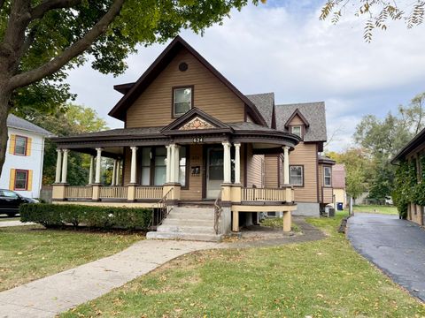 624 South Street Elgin IL 60123