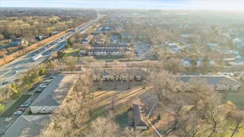 Tiny photo for 500 Chase Drive #12, Clarendon Hills, IL 60514 (MLS # 12540834)