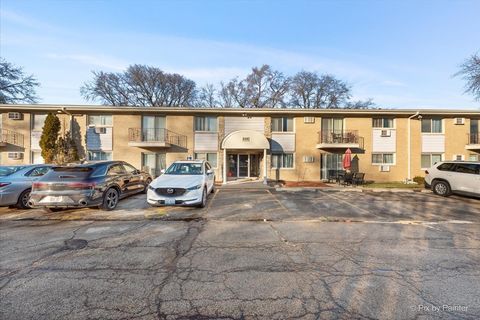 Tiny photo for 500 Chase Drive #12, Clarendon Hills, IL 60514 (MLS # 12540834)