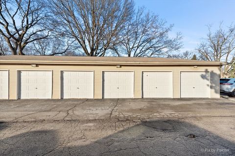 Tiny photo for 500 Chase Drive #12, Clarendon Hills, IL 60514 (MLS # 12540834)
