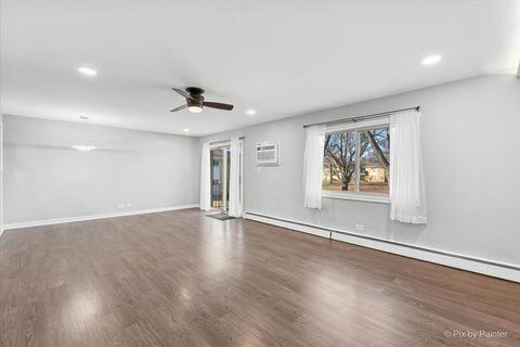 Tiny photo for 500 Chase Drive #12, Clarendon Hills, IL 60514 (MLS # 12540834)