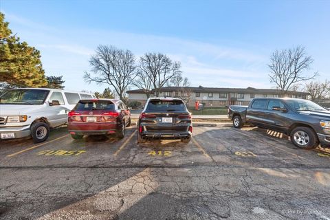 Tiny photo for 500 Chase Drive #12, Clarendon Hills, IL 60514 (MLS # 12540834)